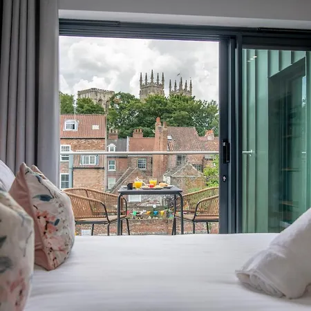 The Quadrant - The Garret York