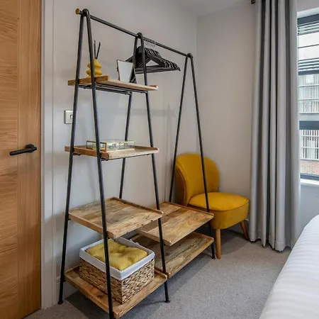 The Quadrant - The Garret Apartment York