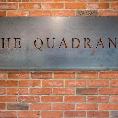 The Quadrant - The Garret Apartment *