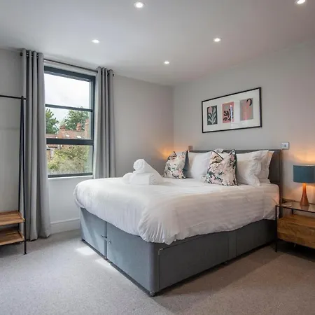 The Quadrant - The Garret Apartment *