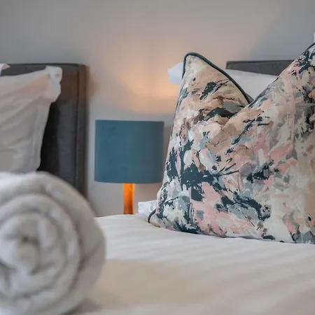 The Quadrant - The Garret Apartment York