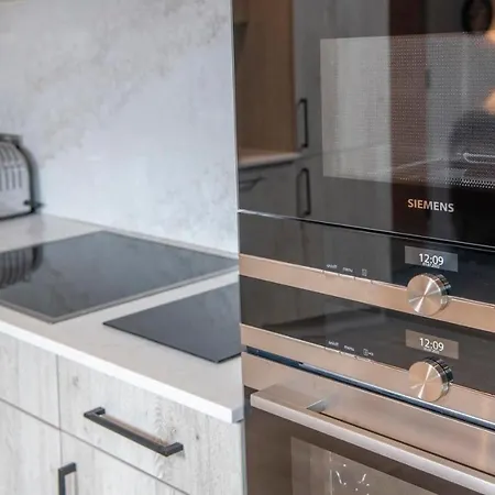 The Quadrant - The Garret Apartment *