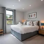 The Quadrant - The Garret Apartment