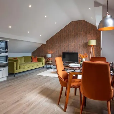 The Quadrant - The Garret Apartmán *